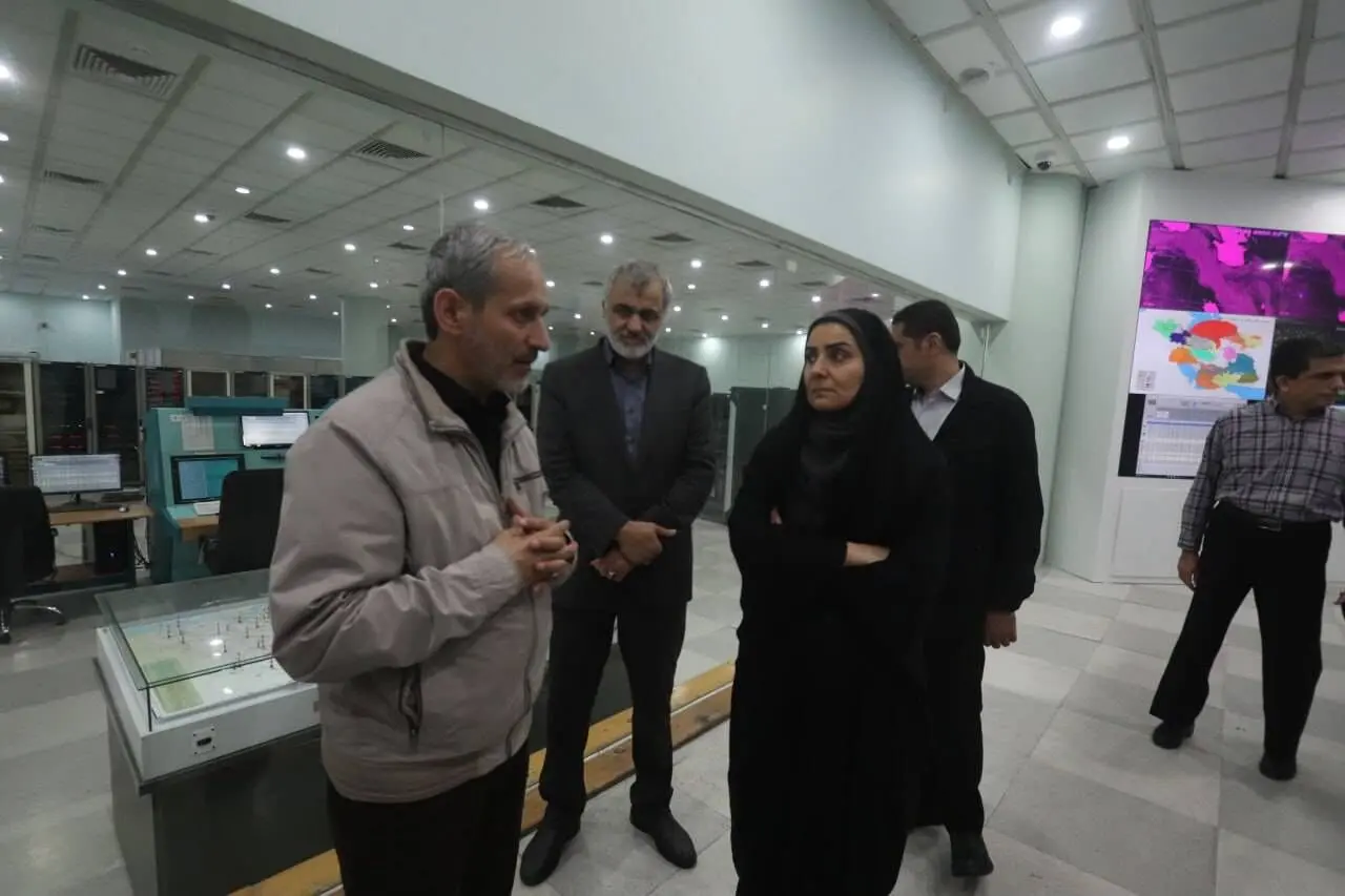 گزارش تصویری بازدید سرزده وزیر راه و شهرسازی از مرکز کنترل فضای کشور