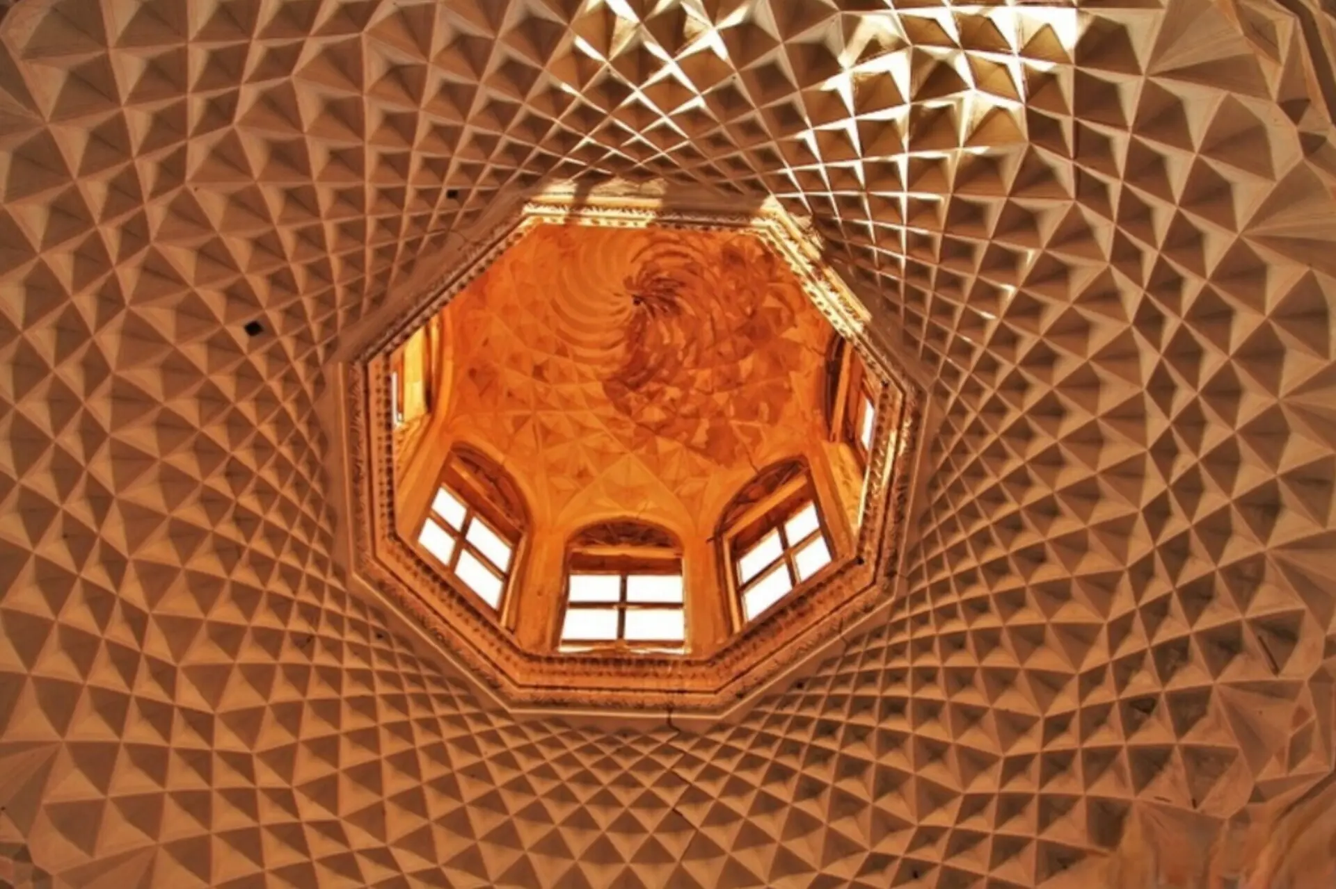 عمارت شترگلو