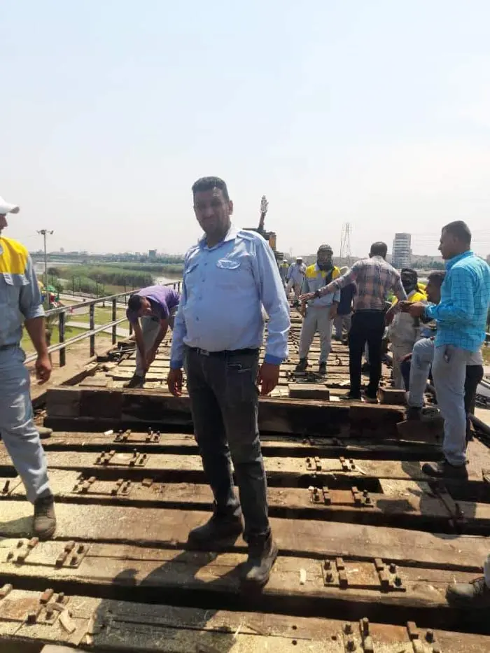 تعویض تراورس های معیوب پل تاریخی سیاه راه آهن جنوب 6