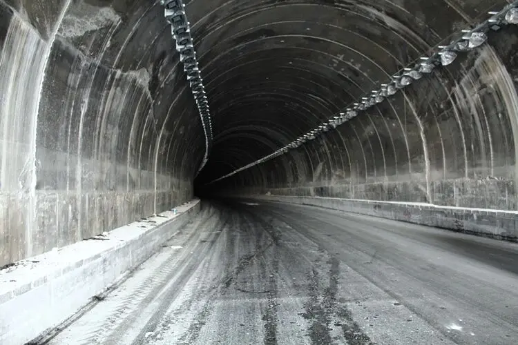 گزارش تصویری آخرین مراحل اجرایی تونل کبیر کوه6