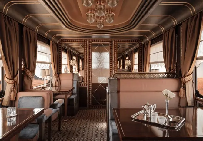 قطار فوق لوکس عربستان