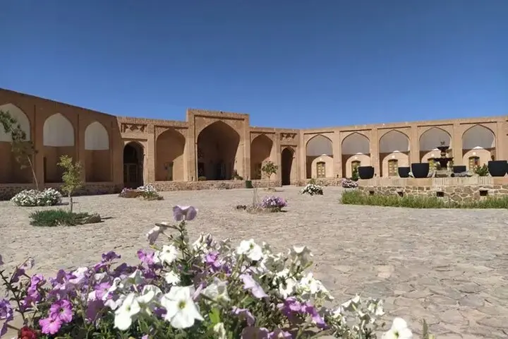 کاروانسرای هشت ضلعی امین آباد شهرضا 