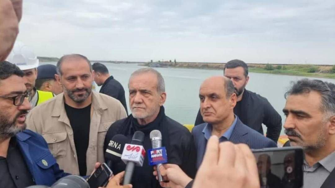 بازدید پزشکیان از راه آهن رشت
