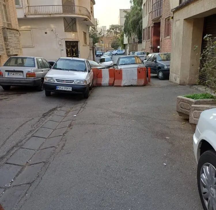 مسدود کردن خیابان پاستور برای مردم