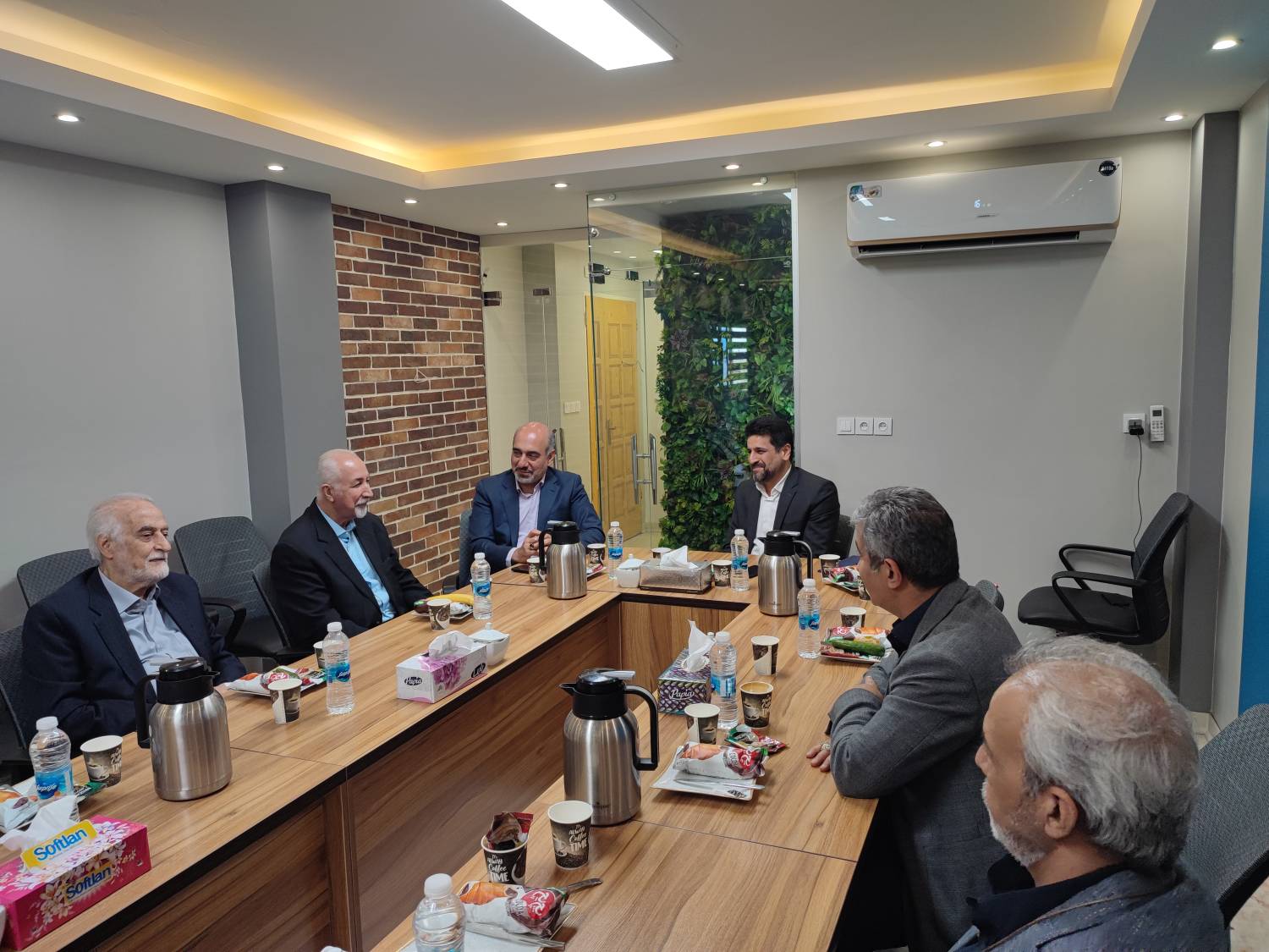 معارفه دبیر انجمن شرکت های ریلی