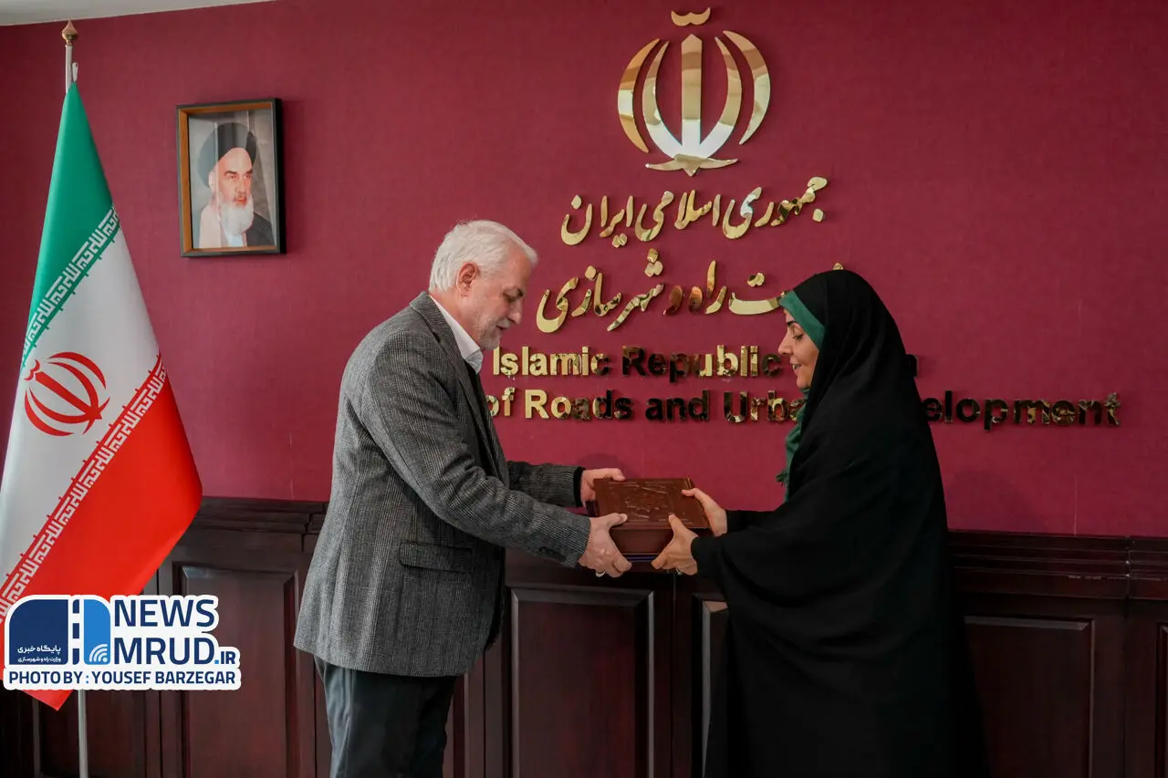 گزارش تصویری آیین تودیع و معارفه سرپرست معاونت حمل و نقل وزارت راه و شهرسازی​