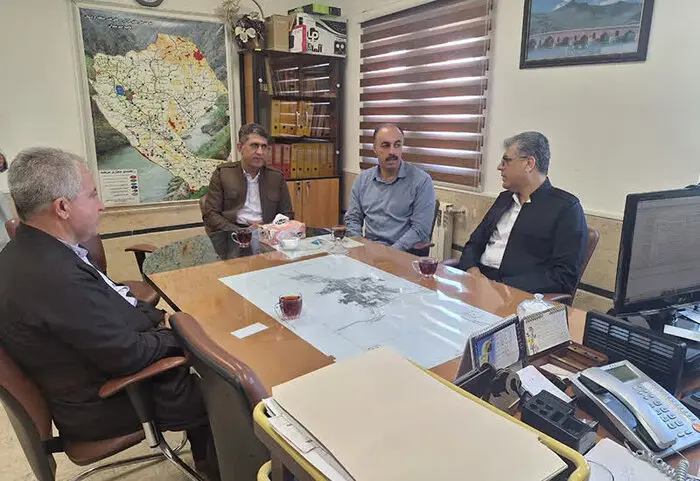 جلال حمه حسنی در بازدید نماینده مردم شهرستانهای مریوان و سروآباد
