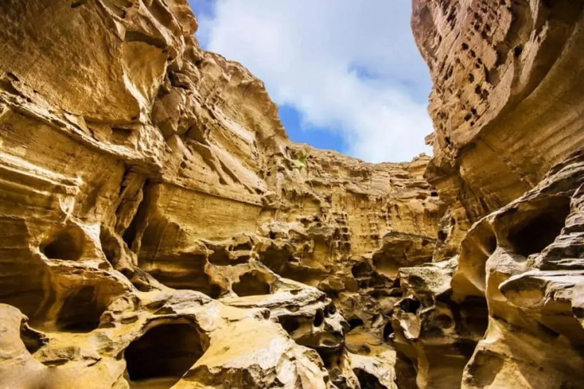 تنگه چاهکوه