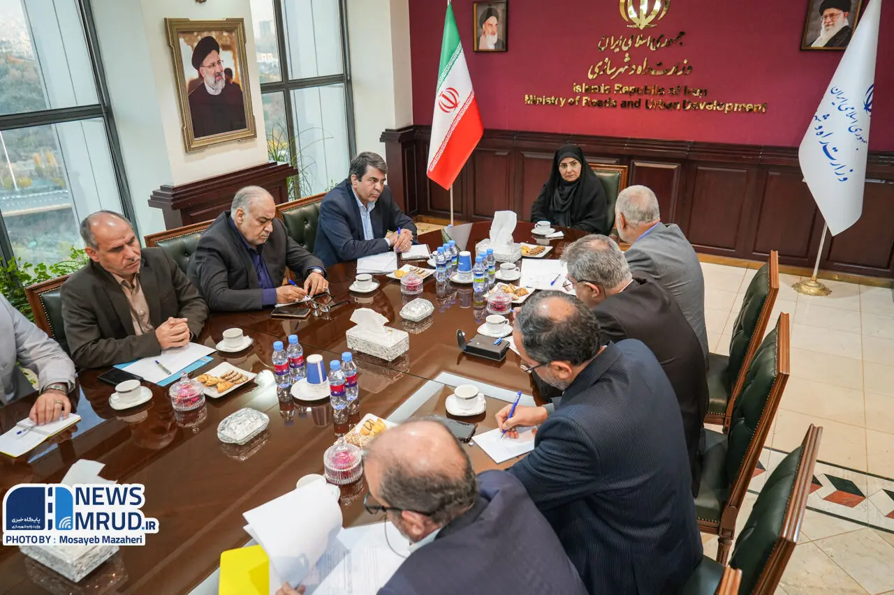 گزارش تصویری دیدار استاندار و نماینده مردم کرمان در مجلس با وزیر راه و شهرسازی