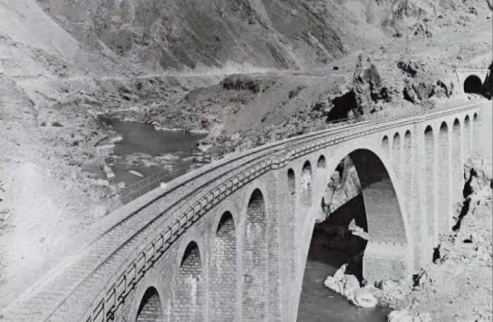 پل راه آهن لرستان