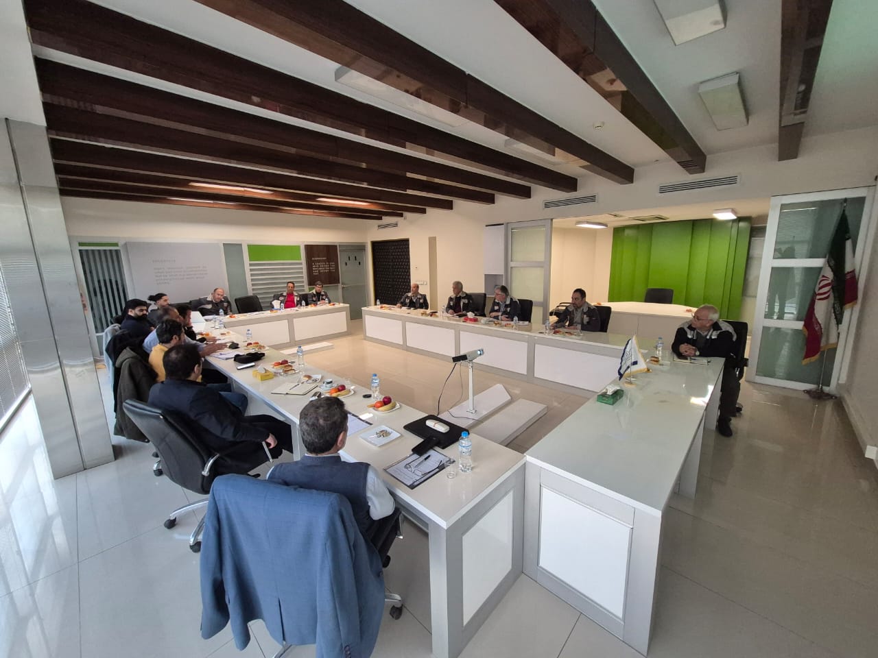 نشست رجا با ایریکو