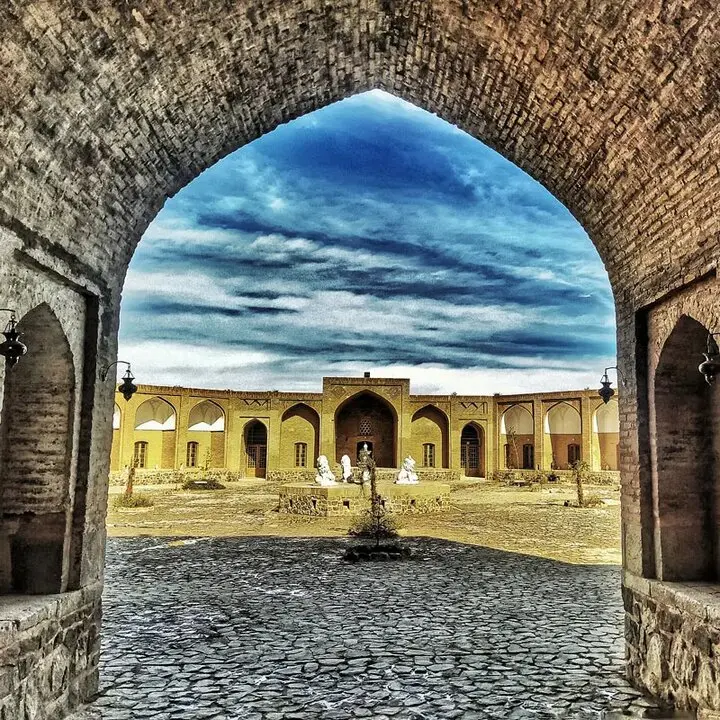 کاروانسرای هشت ضلعی امین آباد شهرضا