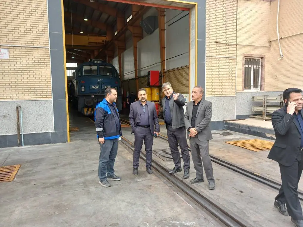 بازدید از راه آهن یزد در شرایط جنگی