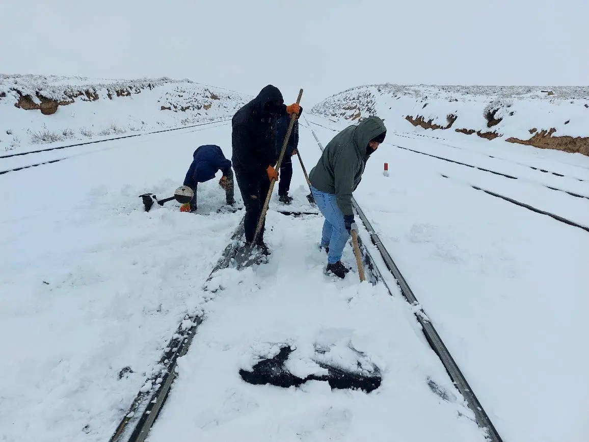 برف روبی راه آهن