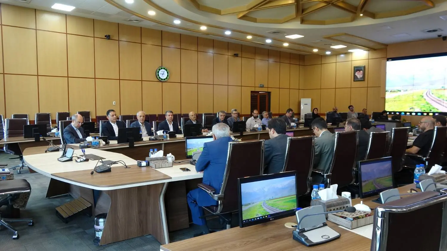 نشست ضیایی مهر