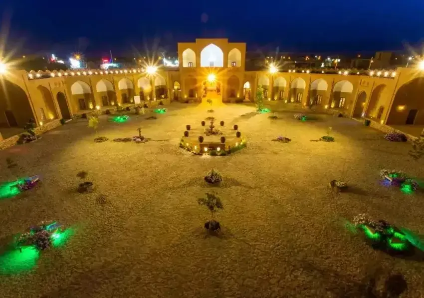 کاروانسرای هشت ضلعی امین آباد