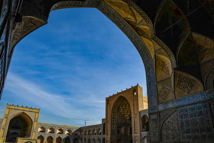 عبور مترو از مسجد جامع اصفهان