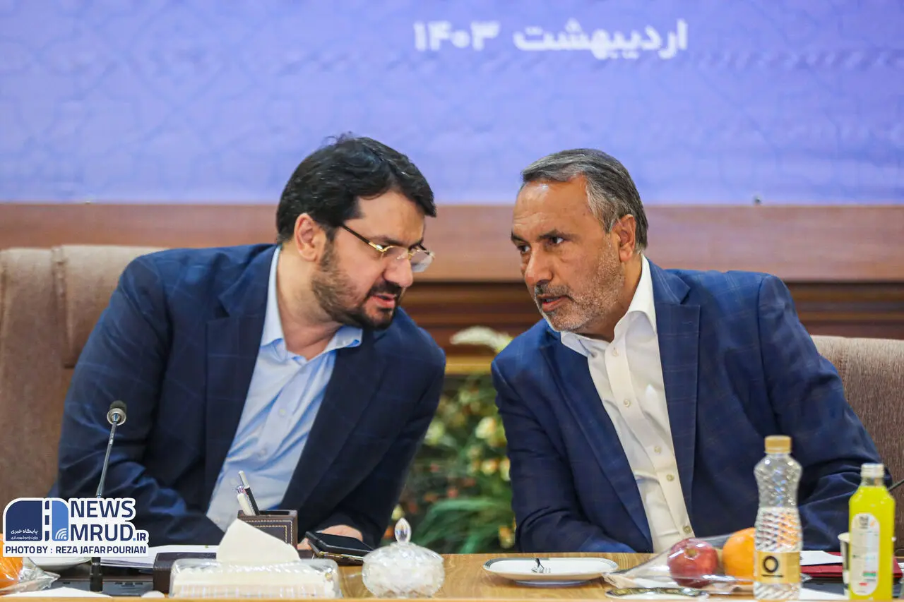 نشست مشترک وزیر راه و شهرسازی با اعضای کمیسیون عمران مجلس شورای اسلامی