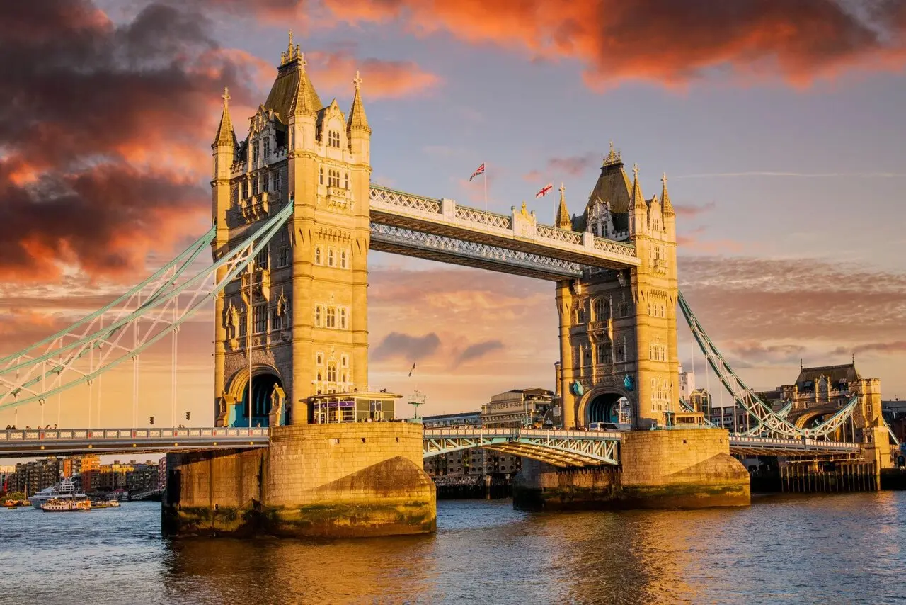 لندن بریتانیا؛ پل برج (Tower Bridge)