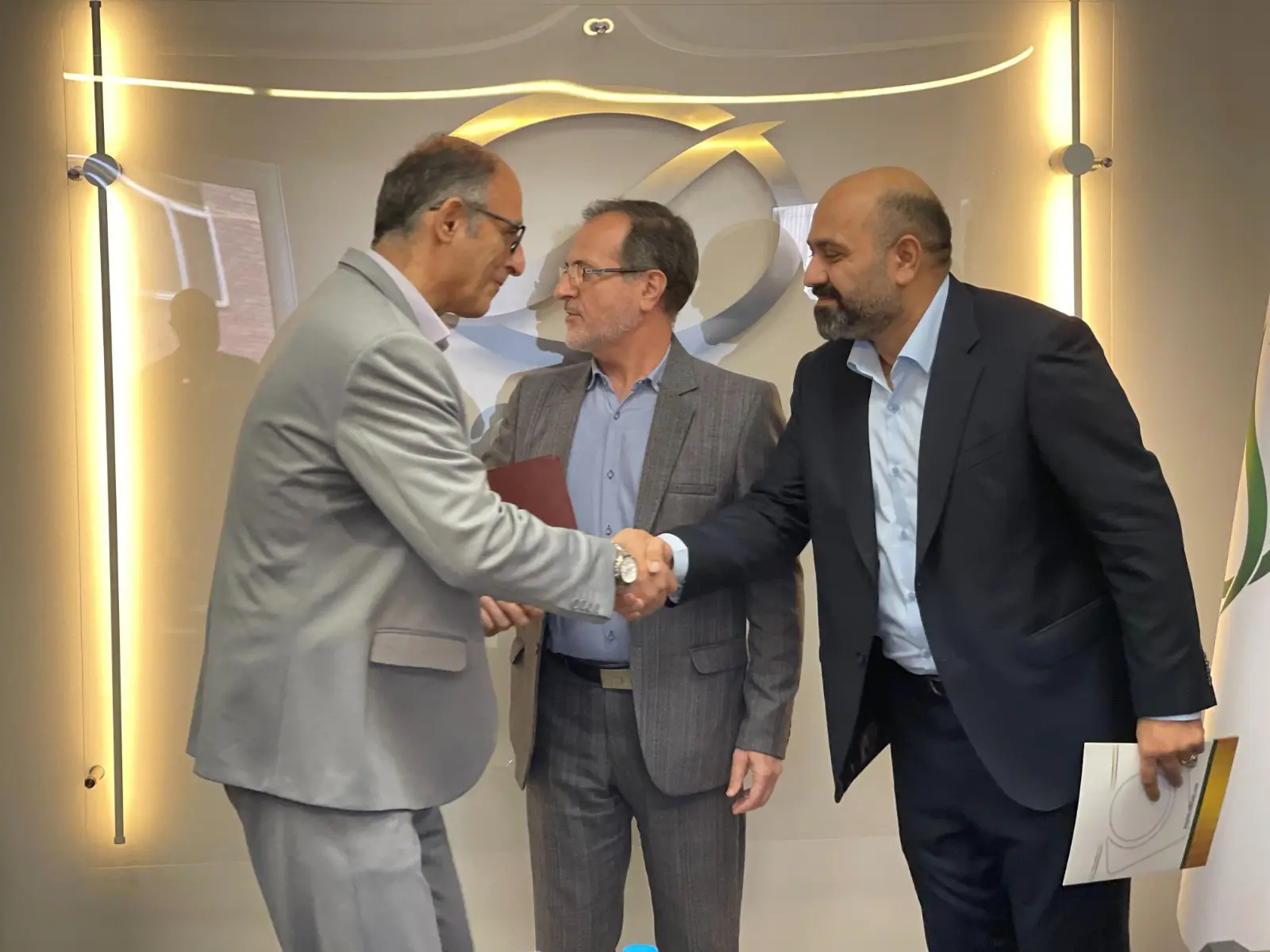 معارفه مدیرعامل پلور سبز 
