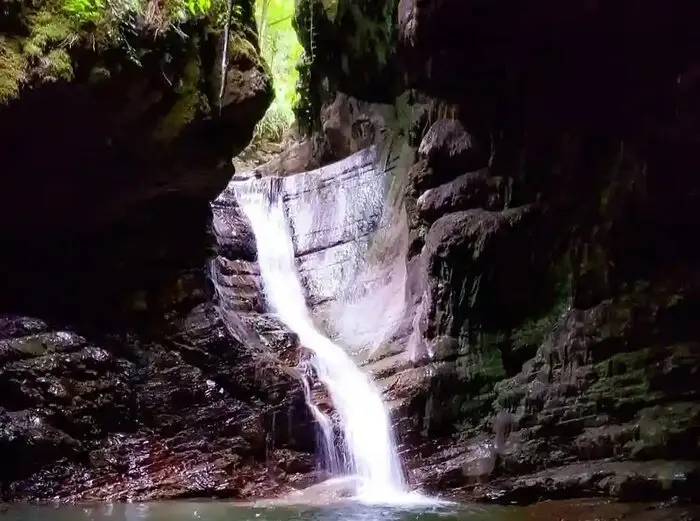 آبشار ماهی مشو