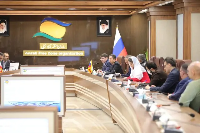 بازدید روس ها از منطقه آزاد انزلی