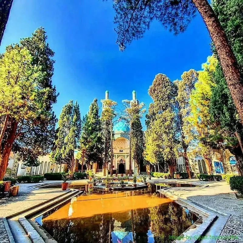 آرامگاه شاه نعمت الله ولی