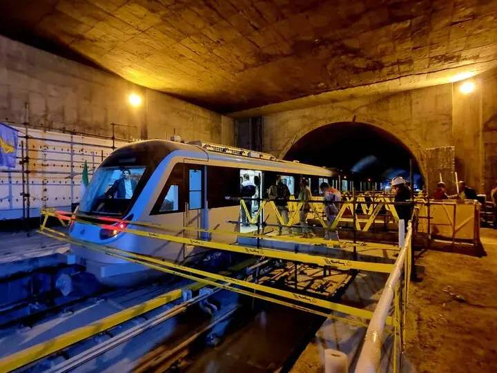 خط ۲ مترو تهران