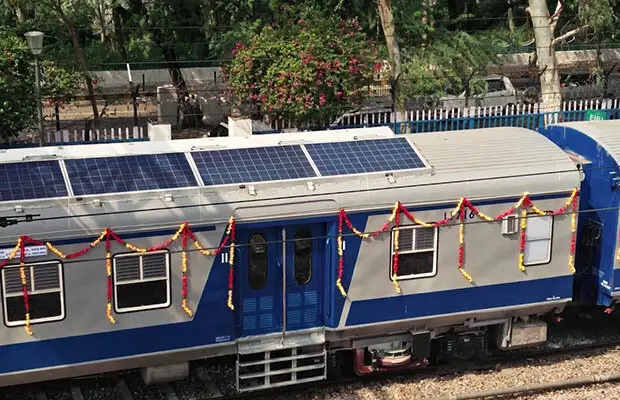 پنل خورشیدی روی قطار