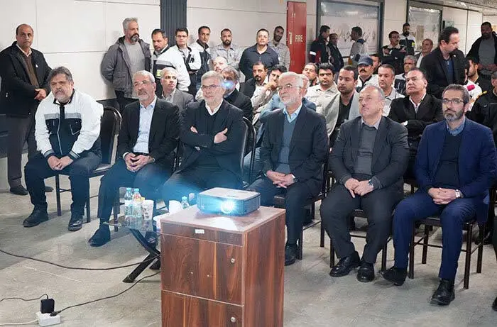 گزارش تصویری وزیر کشور برای تأمین قطار متروی کرج ضرب الاجل یک ماهه تعیین کرد