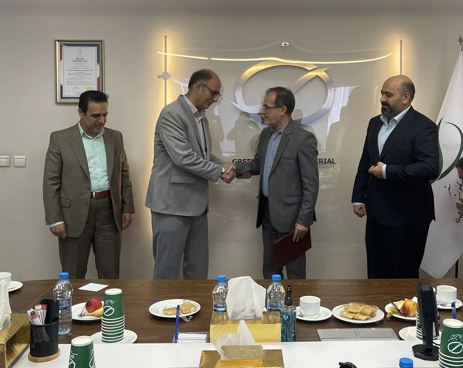 معارفه مدیرعامل پلور سبز 