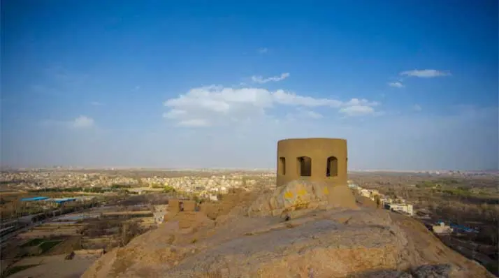 آتشگاه کوه سنگی اصفهان