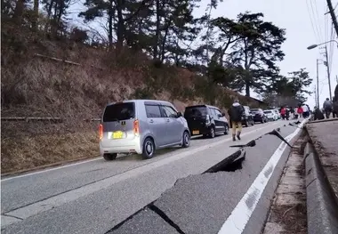 بلایی که زلزله ژاپن بر سر معابر شهری و جاده ای آورد!
