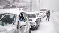 بارش برف راه ارتباطی ۱۸۰ روستا در کوهرنگ را مسدود کرد