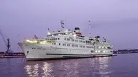 پهلوگیری کشتی مسافربری در دریایی خزر