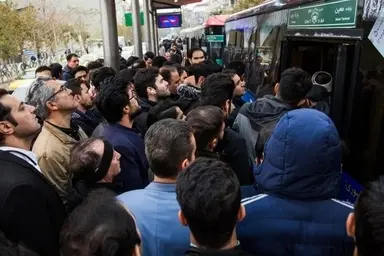 ازدحام در ایستگاه های اتوبوس تصویری از ناپایداری مدیریت شهری است