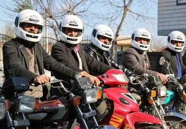 توزیع۶۰۰ عدد کلاه ایمنی رایگان بین راکبین موتورسیکلت در مازندران