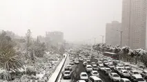 بارش برف و باران در محورهای سه استان/ترافیک نیمه سنگین در آزادراه قزوین-کرج