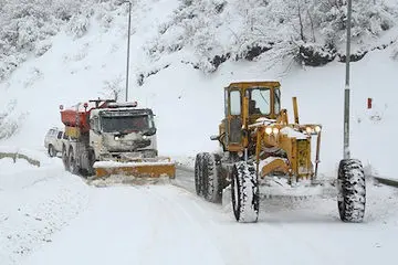 اجرای ۳۶۰ کیلومتر- باند عملیات برف روبی توسط راهداران گیلانی 
