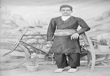 دوچرخه‌سواران حزب توده در شهریور 1325

