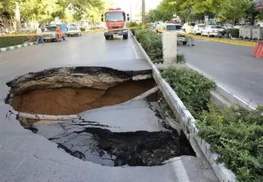 علت نشست زمین در بزرگراه آبشناسان چه بود؟
