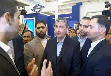 بازدید اسلامی از غرفه شرکت فرودگاه‌ها در نمایشگاه حمل‌ونقل