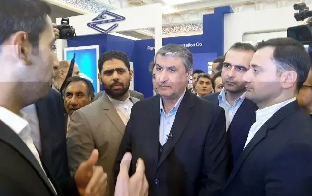 بازدید اسلامی از غرفه شرکت فرودگاه‌ها در نمایشگاه حمل‌ونقل
