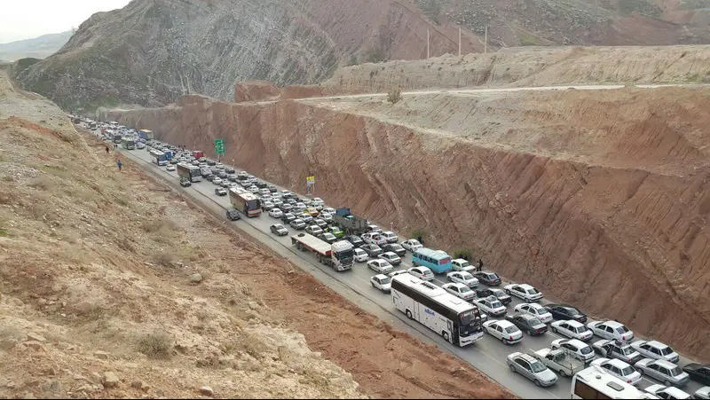 
ترافیک پرحجم در محور ایلام-مهران
