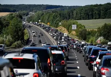 بیش از هزار کیلومتر راهبندان در جاده‌ها و بزرگراه‌های فرانسه