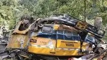 ۱۶ کشته در پی سقوط اتوبوس به دره در هند 