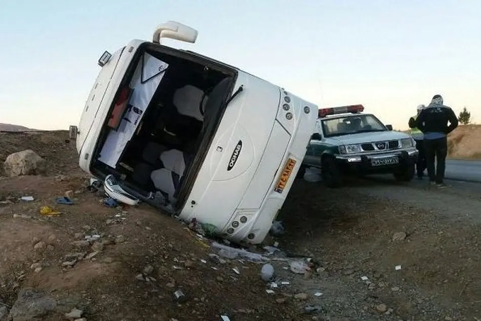 واژگونی اتوبوس در جاده شیراز-دشت‌ارژن-کازرون