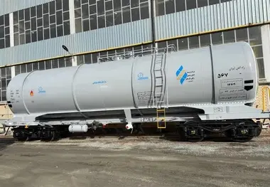 نخستین واگن حمل بنزین ساخت ایران در اراک رونمایی شد