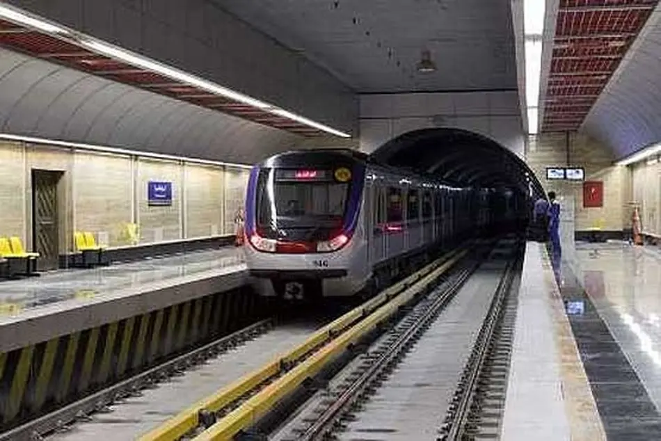 برنامه حرکت قطارهای خط 5 مترو تهران فعلا تغییر نمی کند 