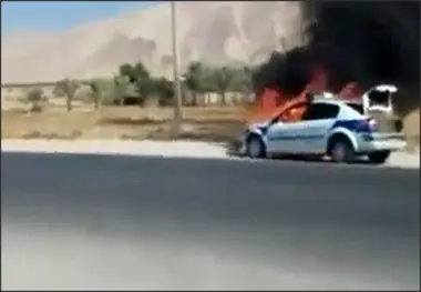 فیلم| آتش گرفتن خودروی پلیس